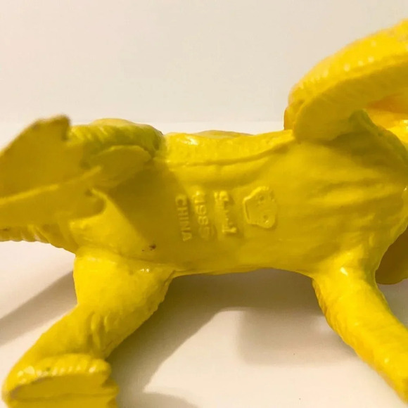 Vintage 1985 Imperial Yellow Red Triceratops Dinosaur 9 in Plastic Toy Figure - Picture 12 of 13